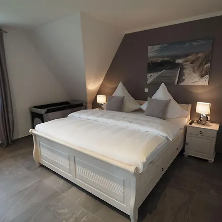 Traeumen Unter Reet By Interhome Holiday home